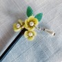 Шпилька для волосся на дерев'яній основі "Жовта квітка"